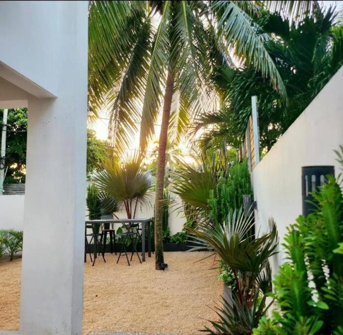 Charmant T4 Avec Vue Piscine Grand Baie Bagian luar foto